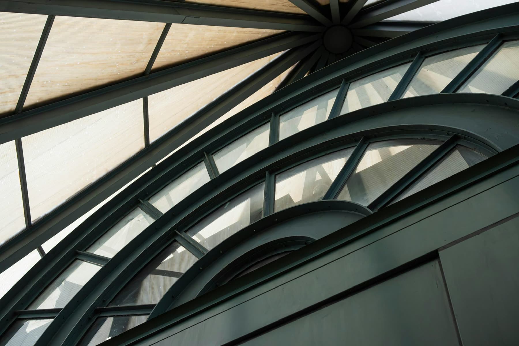 Verrière voûtée, charpente métallique